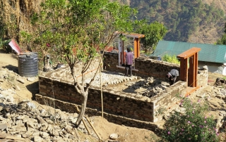 Porte et fenêtre du rez de chaussée, montée des murs