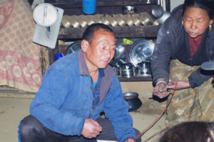 Dil Bahadur Rai, cousin de Bibi Rai et sa femme